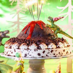 Dino-Lava-Torte