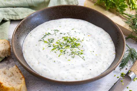 Dip mit Petersilie, Schmand und Joghurt