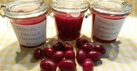 Dirndl‑Marmelade in sterilen Gläsern