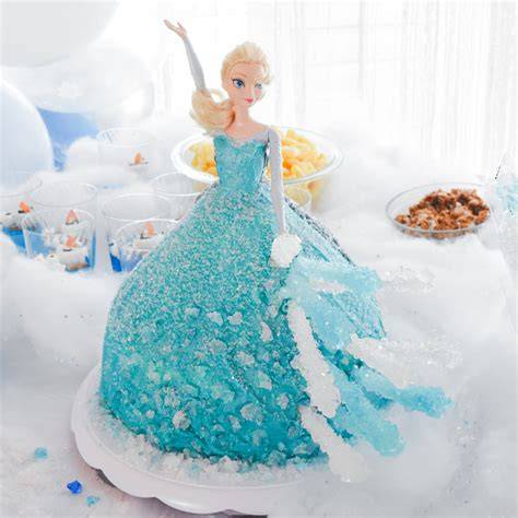Disney Frozen Torte mit Elsa Barbie im Ballkleid