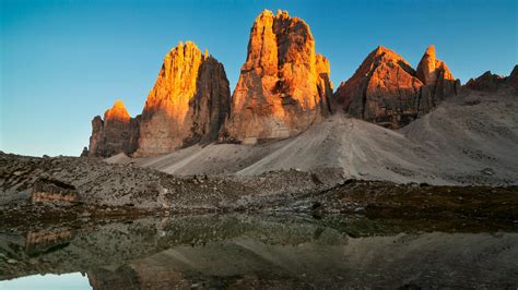 Dolomitenlandschaft mit Geislerspitzen und Drei Zinnen