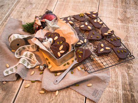 Domspitzen mit Marzipan und Schokoladenüberzug
