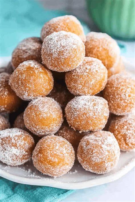 Donut Holes, gebackene Teigkügelchen
