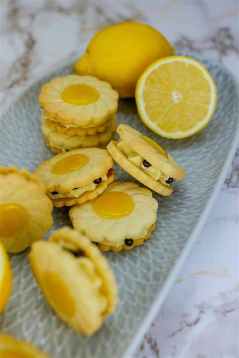 Doppelkekse mit Lemon Curd Füllung