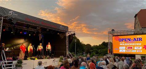 Doppelkonzert Open Air: Bühne und Publikum