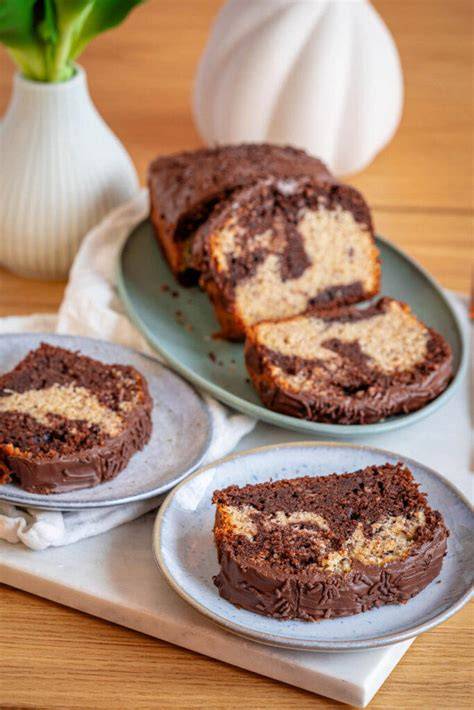 Drei Rührkuchenvarianten: normal, Nuss, Marmorkuchen