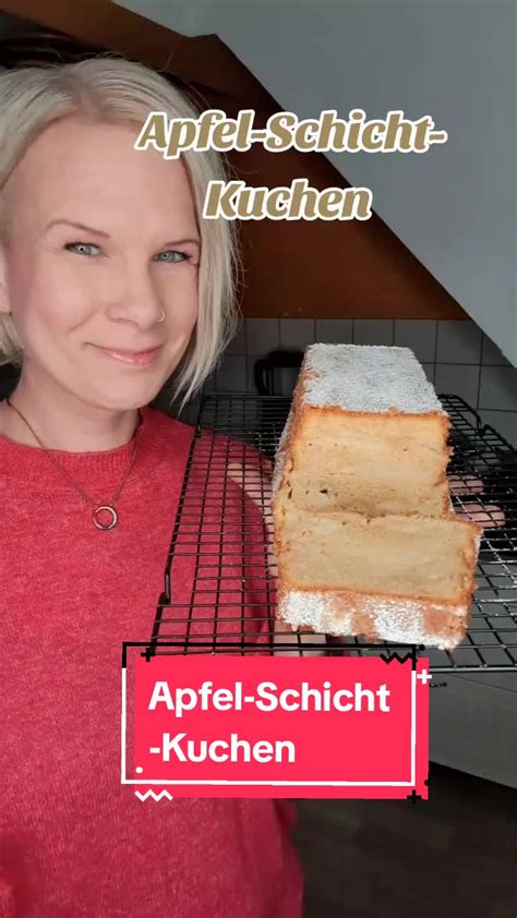Dreischichtiger Aufbau: Butter-Zucker, Mandeln, Apfelscheiben, Teigdecke