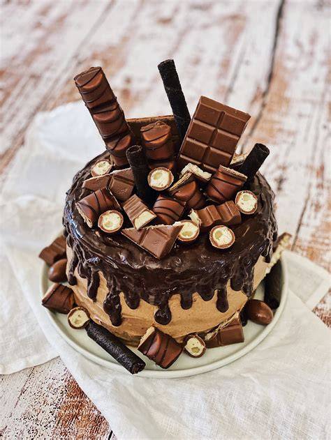 Drip Cake Dekoration mit Schokolade