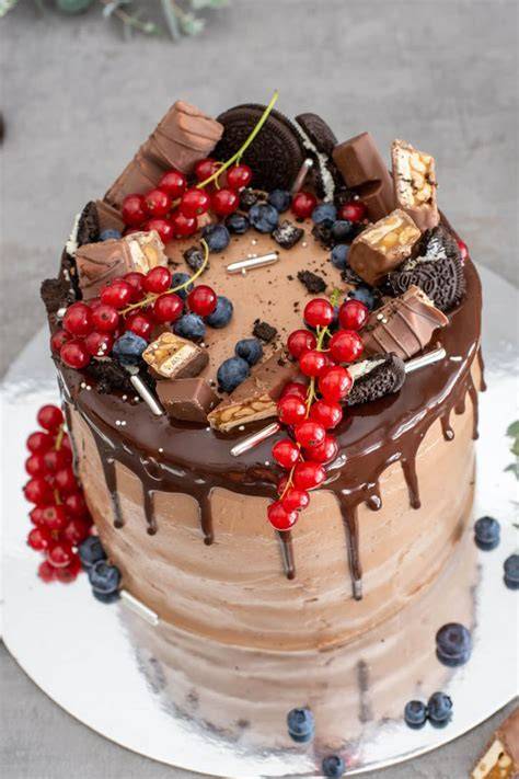 Drip Cake Inspiration mit farbigem Verlauf
