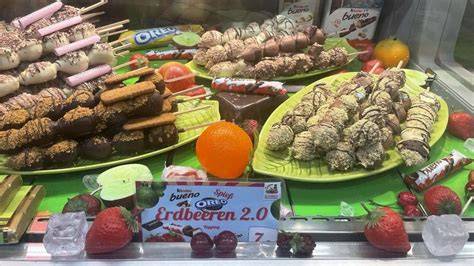 Dubai-Schokolade auf Weihnachtsmärkten: Stand mit Auslage