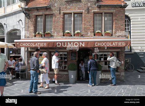 Dumon Chocolatier - traditionelles Geschäft am Eiermarkt