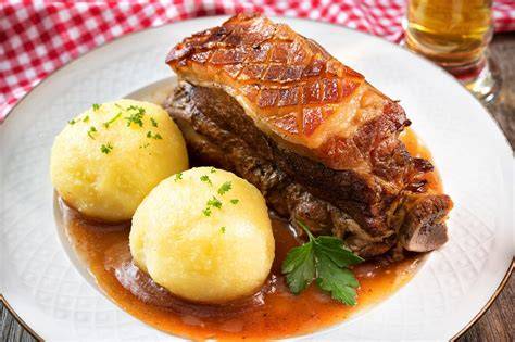 Dunkelbier-Torte mit Schoko-Mousse und Bierschaum