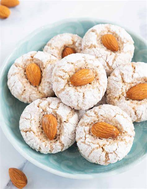 Easy Almond Cookies auf Gitter