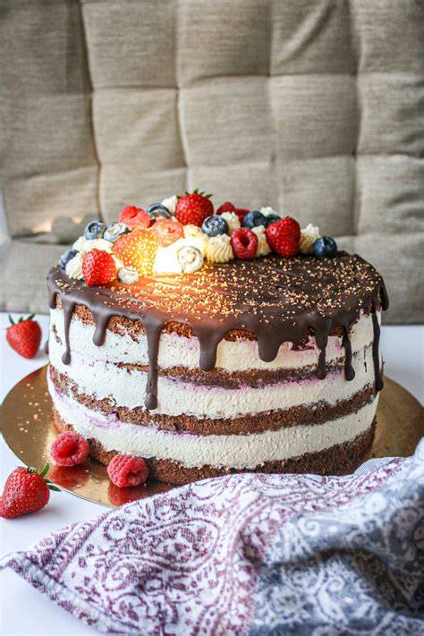 Edel dekorierte Beerentorte