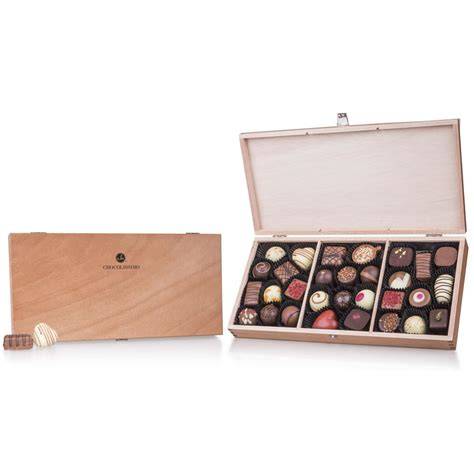 Edler Pralinen-Adventskalender in Holzkästchen