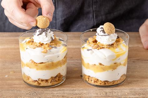 Eierlikör-Dessert im Glas - fertig geschichtet