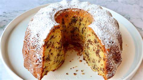 Eierlikörkuchen mit Schoko und Frucht