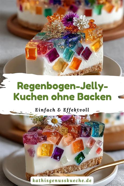 Ein bunter Wackelpudding-Kuchen auf dem Blech, angeschnitten mit farbigen Götterspeiseschichten