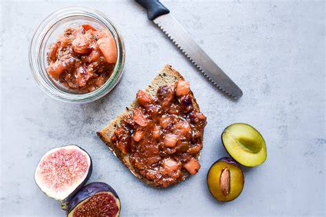 Einmachgläser mit Feigenmarmelade