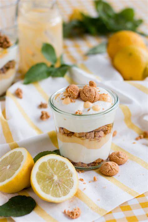 Einmachgläser mit Lemon Curd