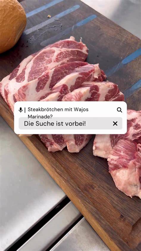 Einmachglas mit Marinade wird kräftig geschüttelt
