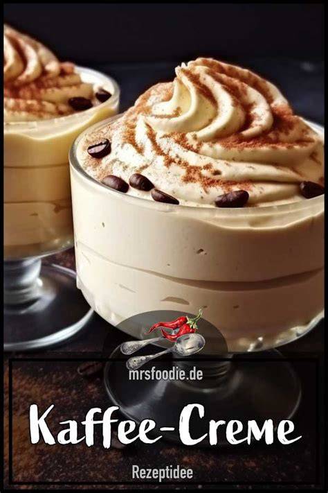 Einzelne Zutaten für Baiser-Torte und Kaffeecreme, arrangiert auf einer Arbeitsfläche