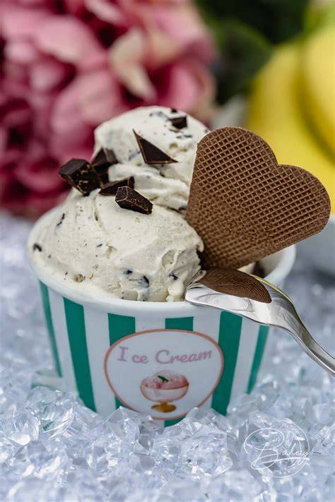 Eis mit Förmchen-Dekorationen