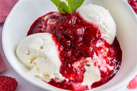 Eis und Portionierung: Mini-Schälchen mit Beeren als sinnvoller Begleiter