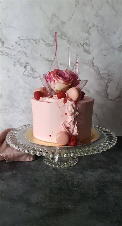 Eisberge aus Isomalt auf Backpapier