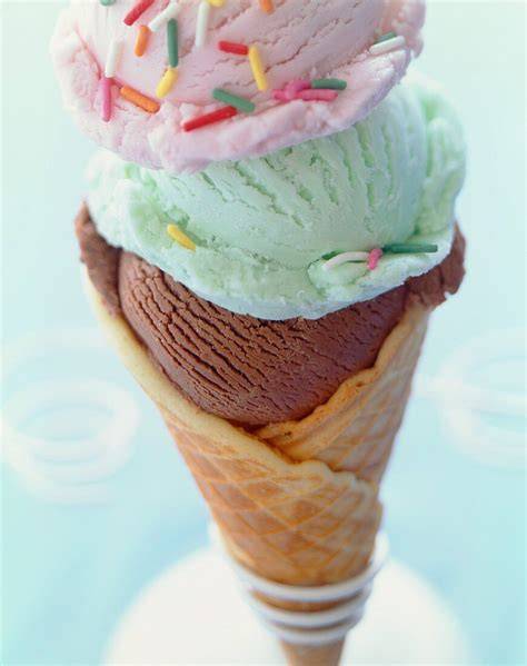 Eissorten mit knuspriger Eiswaffel