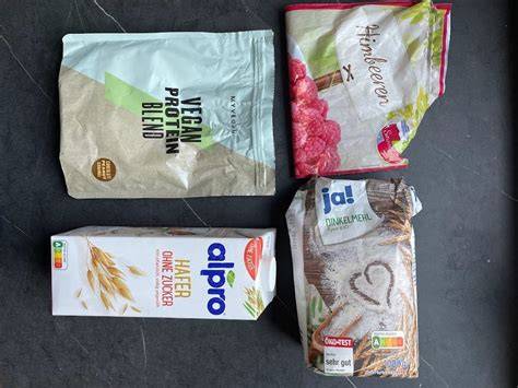 Eisvariante low carb und vegan - Zutaten nebeneinander