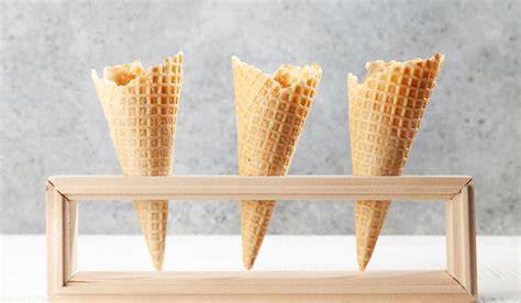 Eiswaffeln in einer Blechdose aufbewahrt