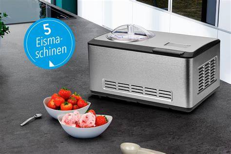 Elegante Eismaschine im Einsatz auf einer modernen Küchenarbeitsplatte