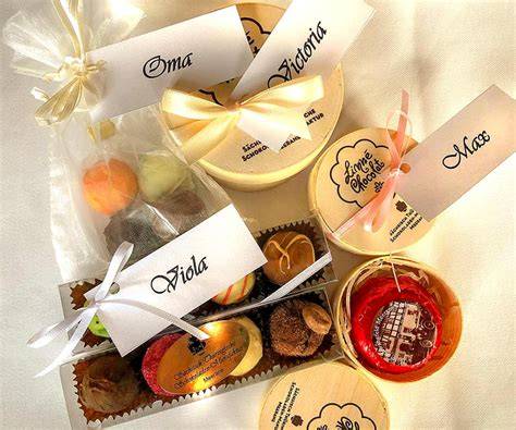 Elegante Präsentation: Pralinen im Becher als Geschenk