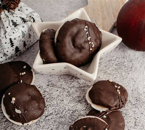 Elisenlebkuchen auf Oblaten, Lebkuchenglocke in Verwendung