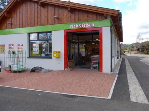 Elsbeeren frisch geerntet im Wienerwald