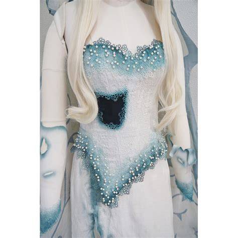 Emily Cosplay Bodysuit Detailaufnahme