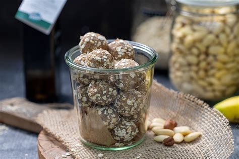 Energy Balls als perfekter Snack für Arbeit und Schule in einer Box