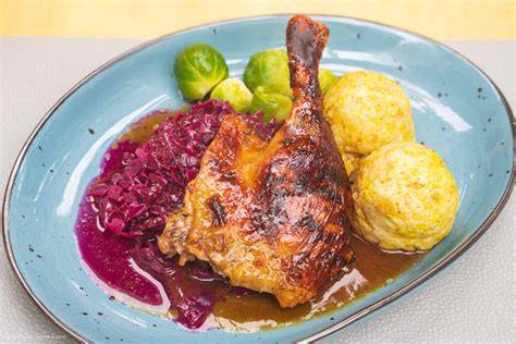 Ente mit Honig-Orangen-Glasur und Beilagen