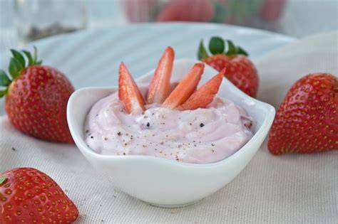 Erdbeer Mousse Creme Fraiche Dessert