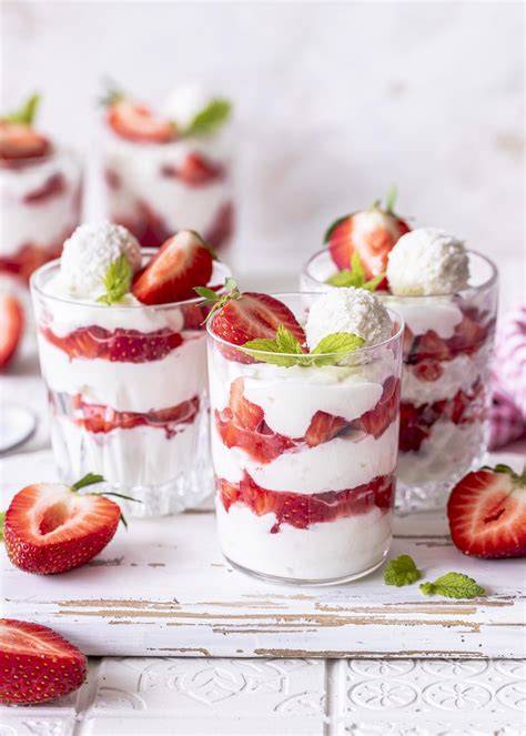 Erdbeer Raffaello Dessert im Glas