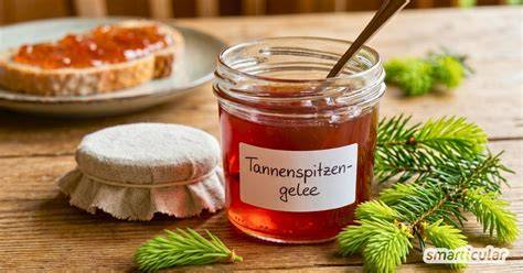 Erdbeer-Gin-Marmelade auf dem Frühstückstisch