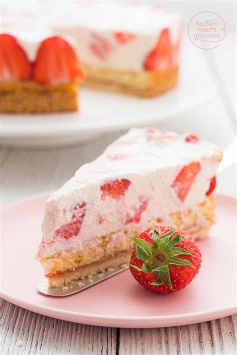 Erdbeer-Sahne-Torte mit Mürbeteig und Biskuitboden