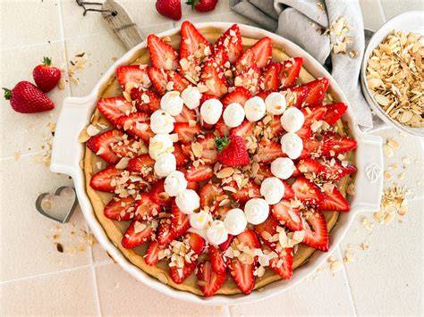 Erdbeer-Tarte mit frischen Erdbeeren