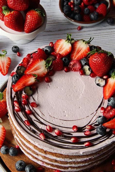 Erdbeerfelder mit frischen Beeren