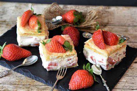 Erdbeerkuchen-FAQ: Haltbarkeit, Vortag, Deko, Tipps, grafische Übersicht