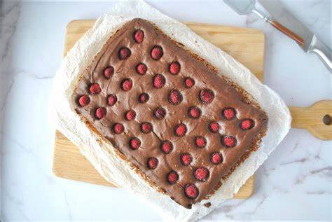 Erdbeerlasagne auf Blech und saftige Haselnuss-Brownies