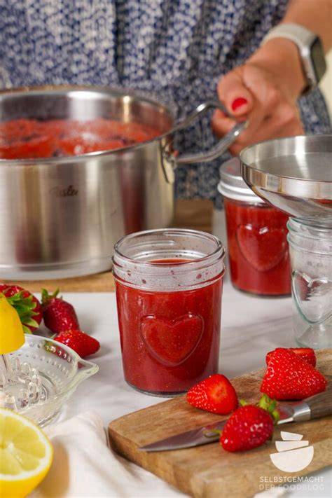 Erdbeermarmelade im Glas