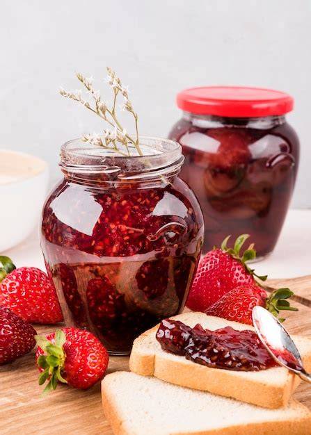 Erdbeermarmelade in Gläsern, optimal gelagert