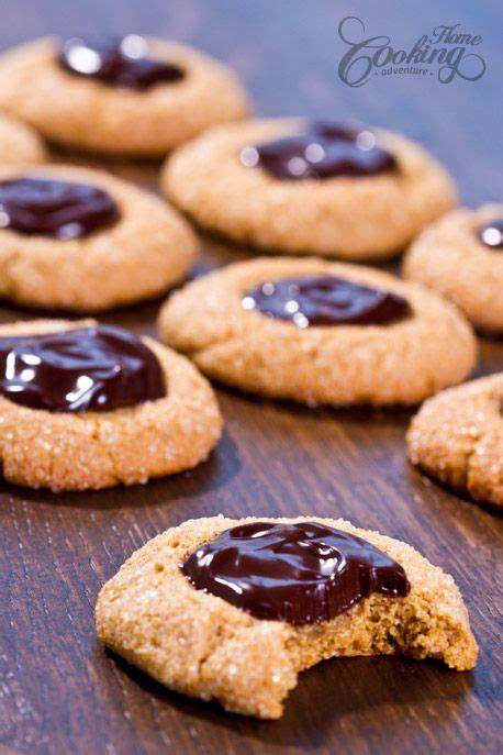 Erdnussbutter-Kekse mit Gelee-Füllung (Thumbprint Cookies)